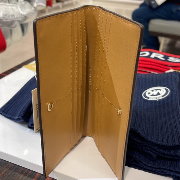 Michael Kors Reed Large Bifold Pebbled Leather Snap Wallet Card Case 
Deer
NWT - Picture 16 of 16